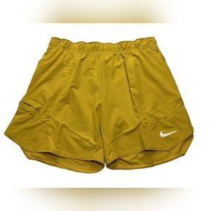 NikeCourt Dri-Fit Advantage 7" Tennis Shorts